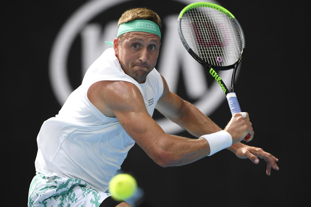 TENIS SANDGREN JE PONOVO U ČETVRTFINALU: 100. igrač sveta izbacio Fonjinija koji je opet besneo!