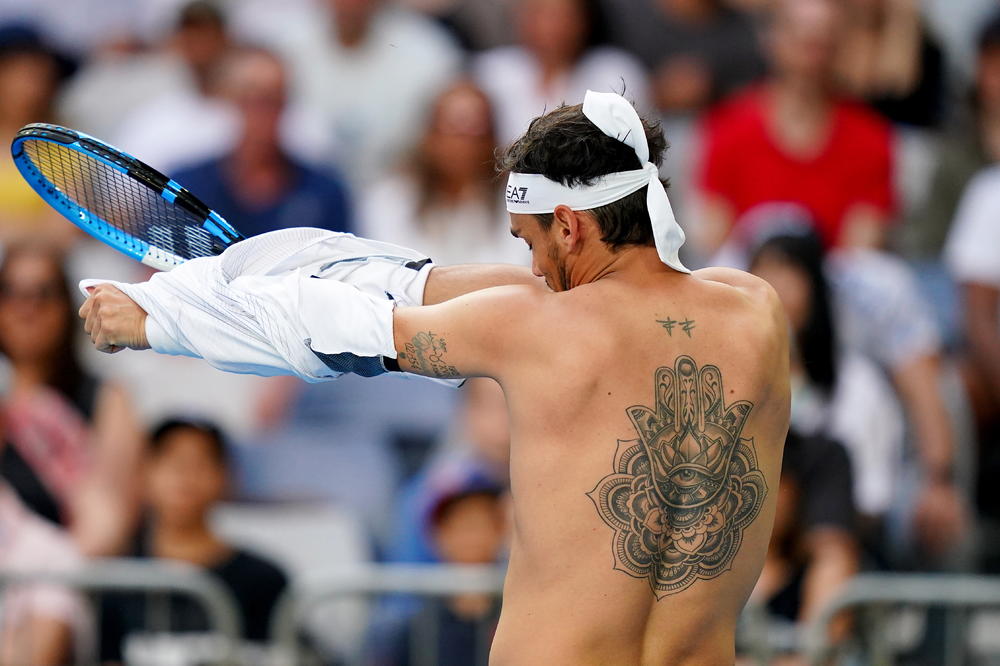 NOVAK VAS SMRVI NA TERENU: Italijan koji je izvređao srpske tenisere otkrio koji nadimak ima Đoković među igračima!