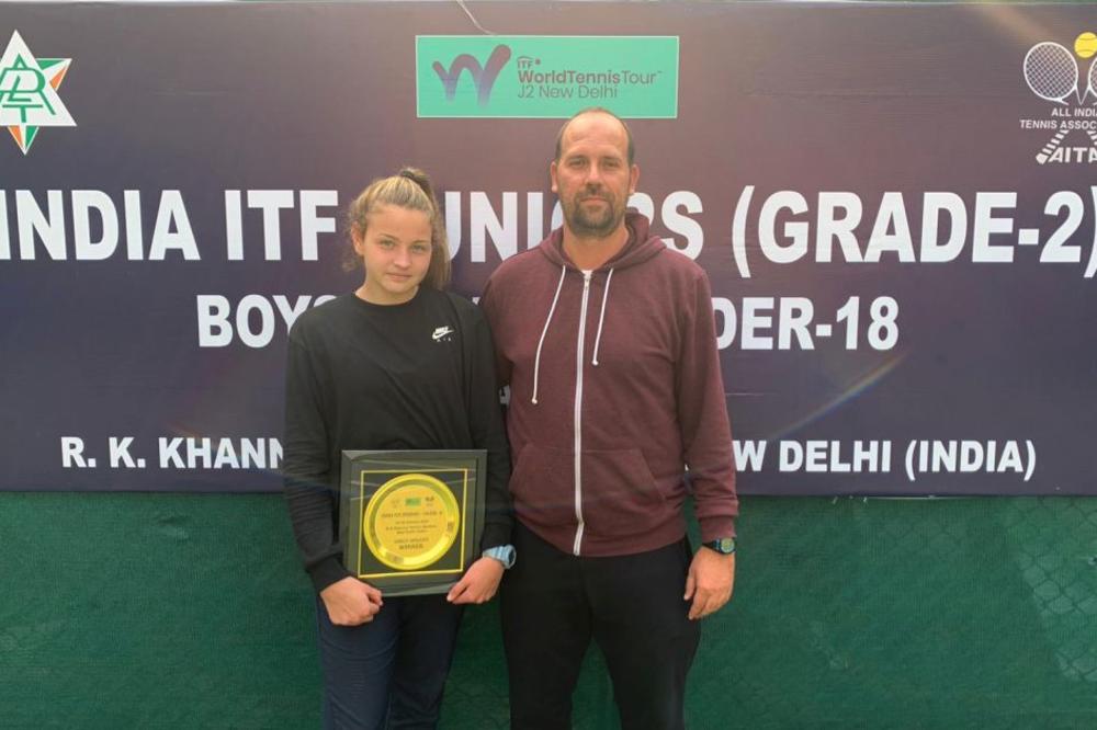 SRBIJA IMA SVOJU KOKO GOF: Buduća svetska senzacija stiže iz Beograda i osvaja titule protiv 4 godine starijih!