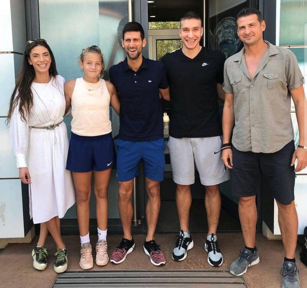 Tijana Sretenović u društvu Novaka Đokovića, Bogdana Bogdanovića, Vladimira Grbića i Ivane Španović