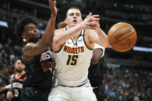 JOKIĆEV TRIPL DABL ZA POBEDU DENVERA PROTIV HJUSTONA: Nikola vodi NAGETSE ka vrhu (VIDEO)