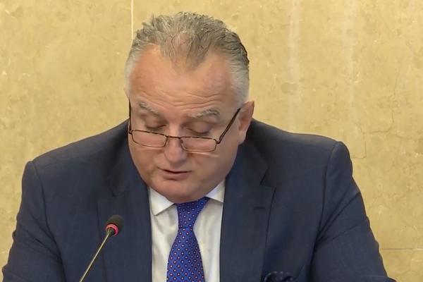 CRNU GORU NE TANGIRA ŠTO NEGODUJE VUČIĆ! Ministar Zenka najavio PREGOVORE sa Amfilohijem PO SVAKU CENU!