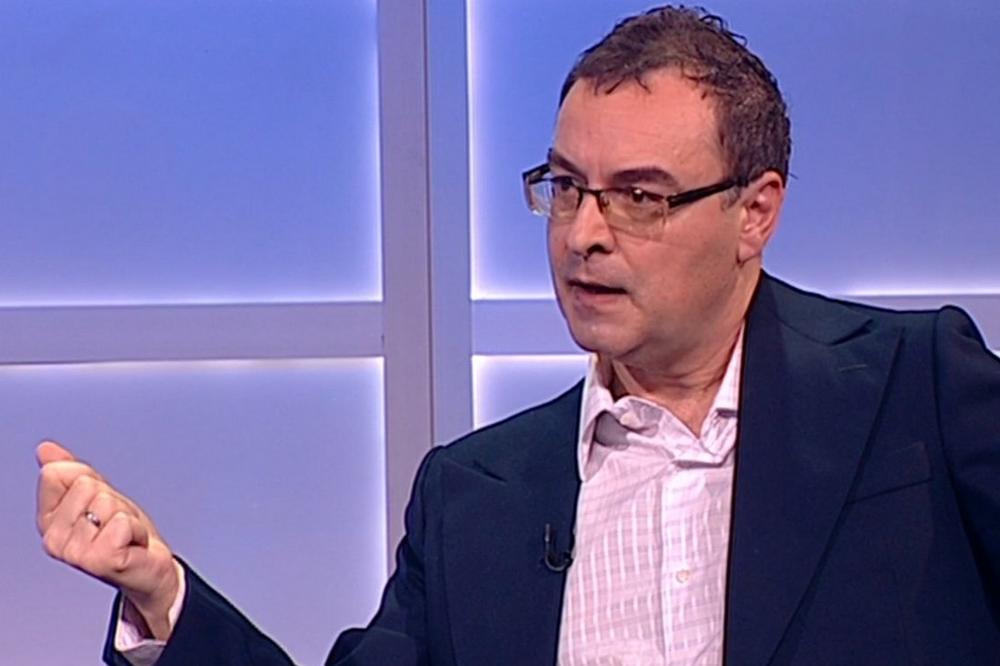 DA LI STE PRIMETILI OVAJ DETALJ NA BAKIĆEVOM SAKOU? Sprdaju se s njim zbog TOGA!