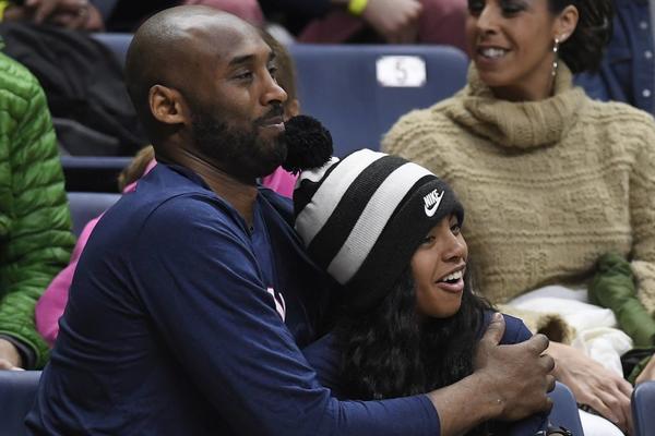 OVO SU POSLEDNJE FOTOGRAFIJE KOBIJA I NJEGOVE ĆERKE PRE POGIBIJE: Košarka im je bila u krvi, nisu mogli bez nje!