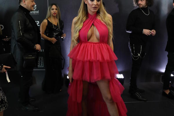 LUNA OTKRILA DA JOJ JE OVO NAJVAŽNIJA NOĆ U ŽIVOTU! Pa onda PROZVALA KIJU zbog propalih nastupa (VIDEO)