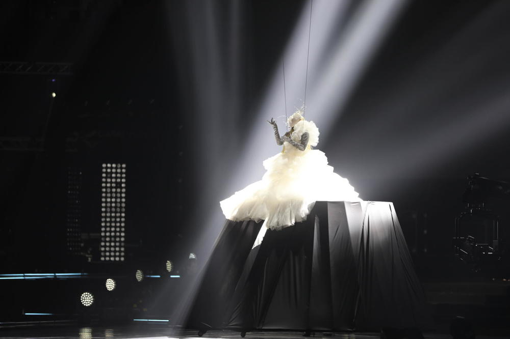 LEPA BRENA ODRŽALA KONCERT U VREME KORONA VIRUSA! Kada vidite o čemu je reč ostaćete bez teksta