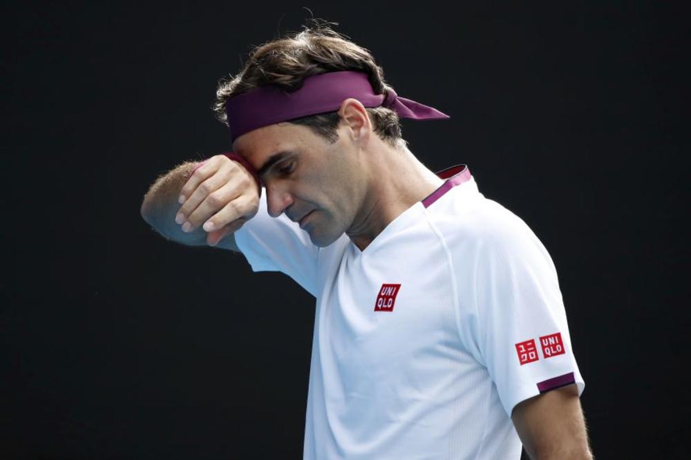FEDERER OPERISAO KOLENO: Odustao od Gren slema!