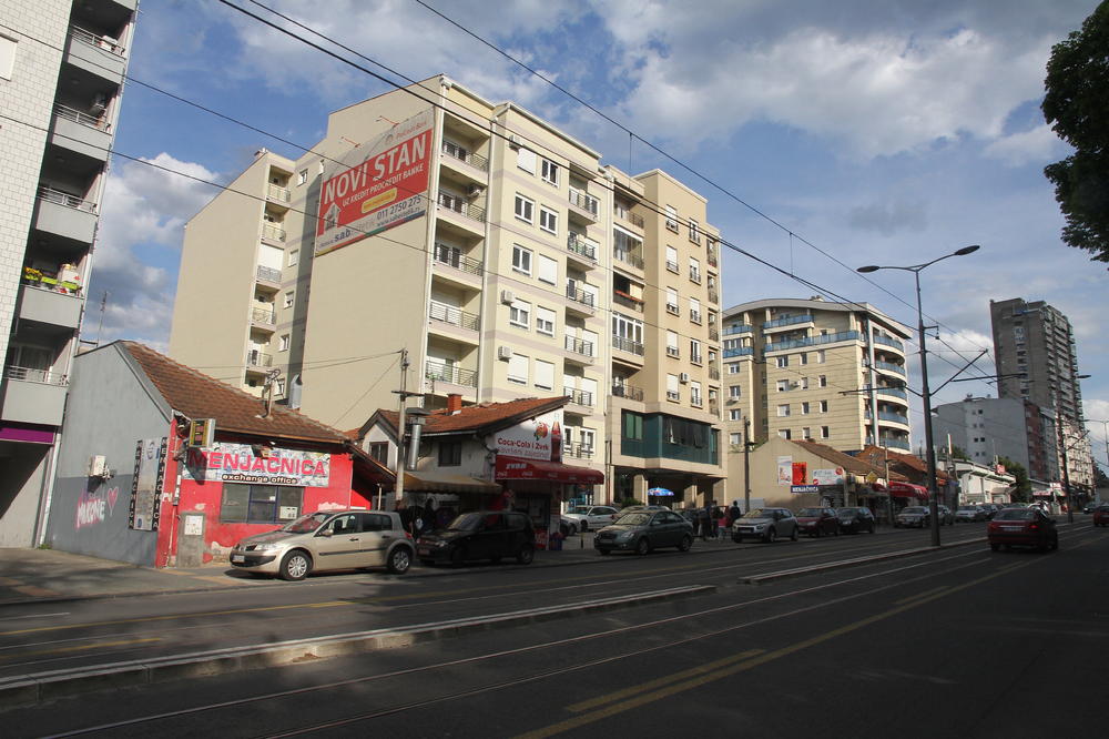 SRBI PLAĆAJU HIPOTEKU NA VEŠERNICE! Novi zakon je donet PRE 3 GODINE, a krediti SU BEZ GARANCIJA