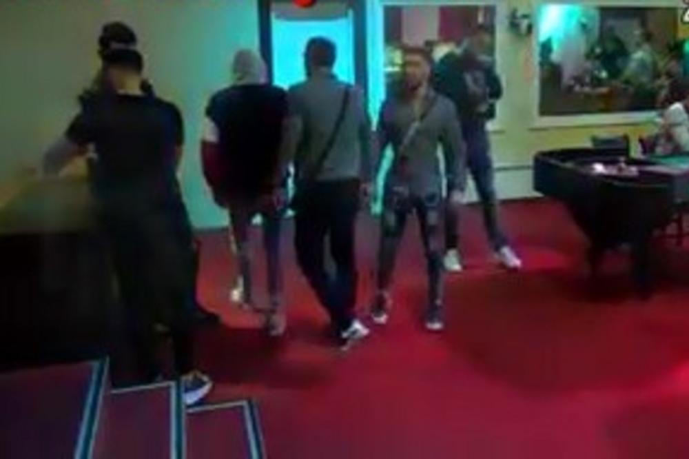 GLEDAOCI PRATE SVAKI MIĆIN KORAK! Ovoga puta "videli" da nešto dotura Gagiju!