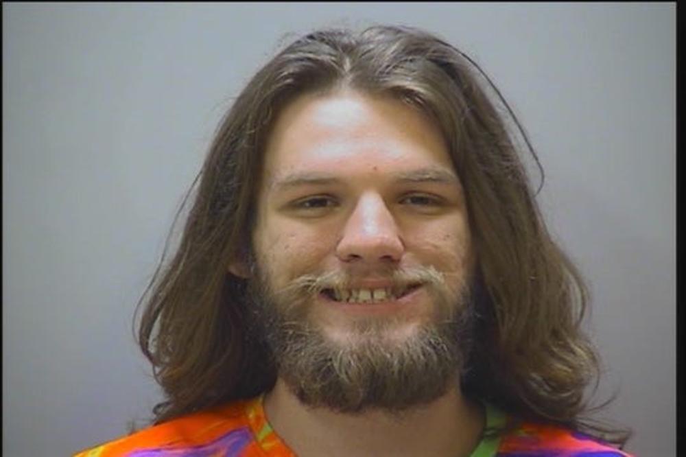 NAJOPUŠTENIJI ČOVEK NA SVETU: Ovog lika stvarno BOLI UVO ZA SVE, a to je pokazao LUDIM POSTUPKOM (VIDEO)