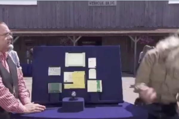 KUPIO JE SAT ZA 300 DOLARA PRE 40 GODINA: Kada je na aukciji saznao koliko sad vredi, PAO JE NA ZEMLJU (VIDEO)