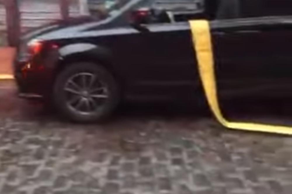 PARKIRAO SE PORED HIDRANTA I OMETAO RAD HITNE SLUŽBE: Vatrogasci su onda rešili da ga NAUČE LEKCIJU (VIDEO)