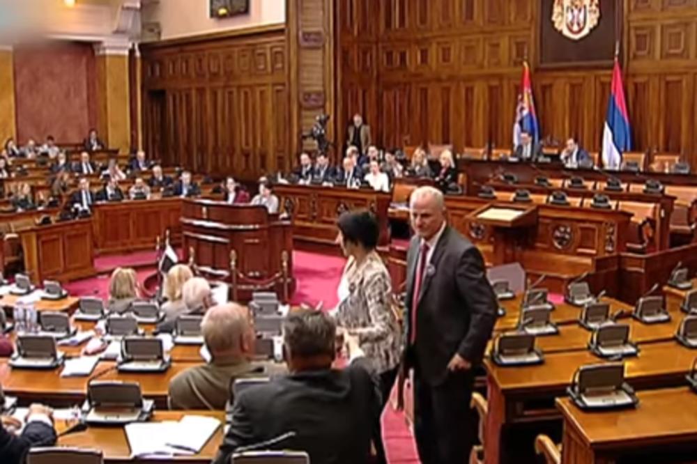 NAJNOVIJA VEST: Lončar ostaje ministar ZDRAVLJA, ONA će pruzeti resor PRAVDE, a evo kome ide PROSVETA!