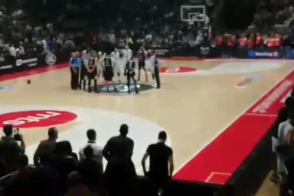 PIONIR PLAČE ZA KOBIJEM, ALI I ZA JOŠ JEDNOM LEGENDOM: Emotivne scene u Hramu košarke!