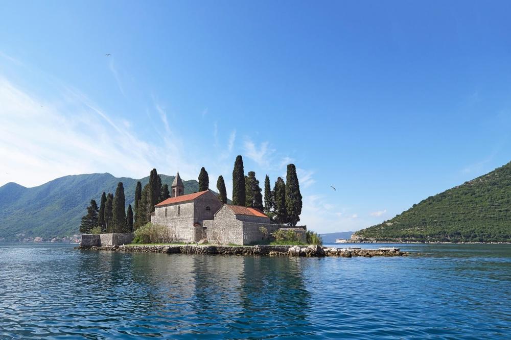 ODLIČNE VESTI: U Crnu Goru možemo bez PCR testa!