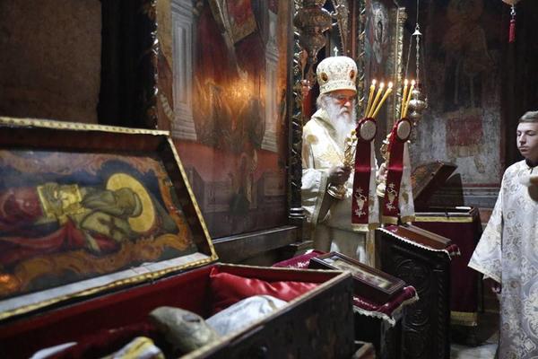 DIREKTOR POLICIJE VELJOVIĆ ZAPRETIO VERNICIMA: Strogo su vam zabranjena SVA OKUPLJANJA ZA USKRS!