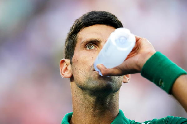 VELIKA ČAST ZA NOLETA U MELBURNU: Srbin je imao brejk loptu, a onda su navijači počeli da skandiraju jednu reč!