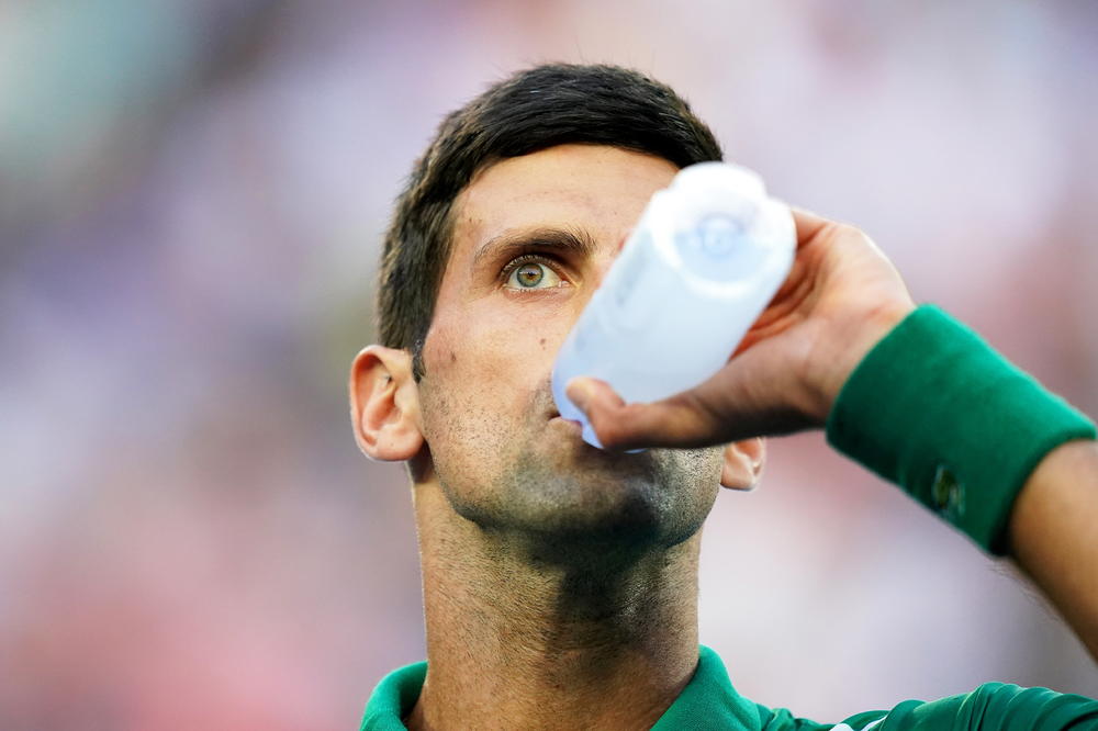 VELIKA ČAST ZA NOLETA U MELBURNU: Srbin je imao brejk loptu, a onda su navijači počeli da skandiraju jednu reč!