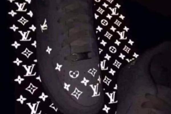 DA LI SU OVE LUJ VITON PATIKE CRNE ILI BELE? Pada KRV na društvenim mrežama, POSVAĐALO SE POLA PLANETE! (FOTO)