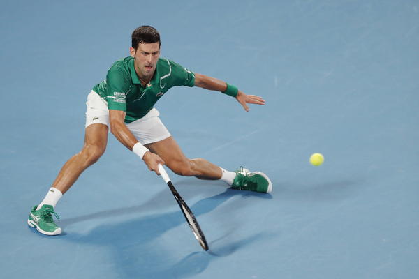 AMERIKANAC GLEDA ĐOKOVIĆA U IZOLACIJI I POKUŠAVA DA MU UKRADE POTEZE: Shvatio sam zašto je najbolji na svetu!