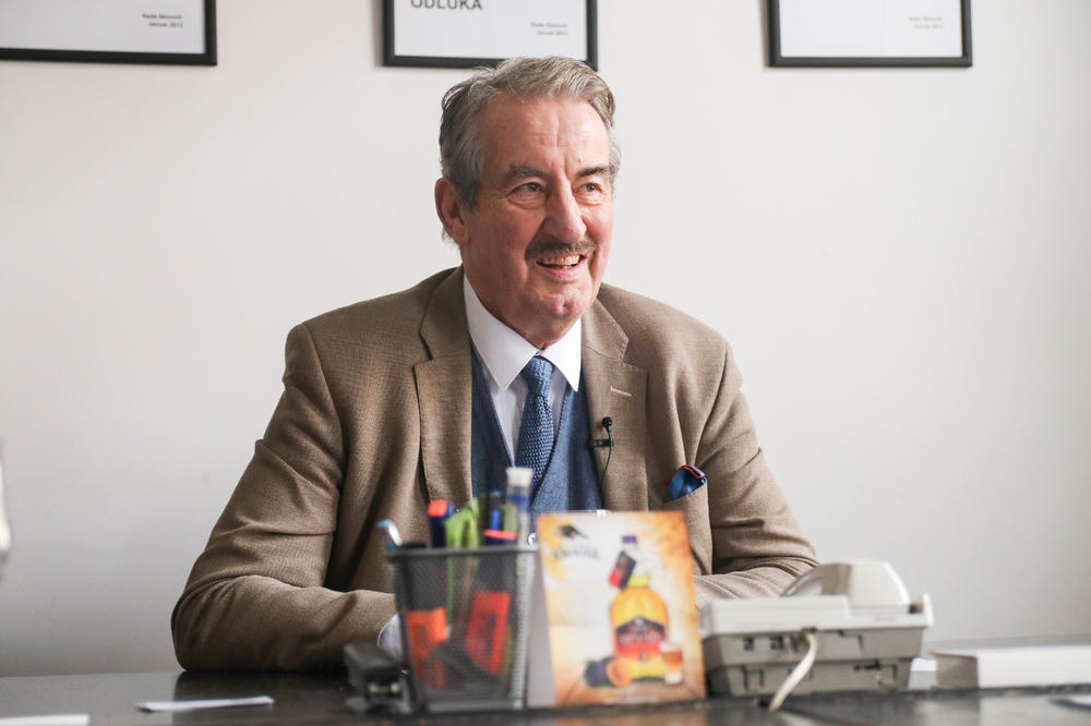 Ambasada Srbije u Londonu se oprostila od Bojsija: "Počivaj u miru, najdraži prijatelju"