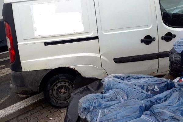 VOZAČ KURIRSKE SLUŽBE IZ BEOGRADA REKAO JE POLICIJI DA NEMA ŠTA DA PRIJAVI: Dubinska kontrola je SVE ŠOKIRALA