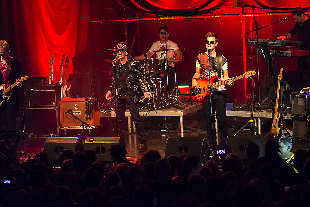 Jura Stublić i Film rasprodali prvi koncert 29.2. i zakazali novi 15.3. u Domu omladine Beograda