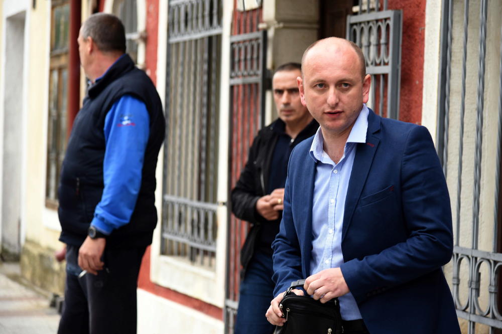 VLADA ĆE POJESTI SAMU SEBE! MILAN KNEŽEVIĆ OPLEO PO KRIVOKAPIĆU: Ni Đukanoviću nije ostao dužan!