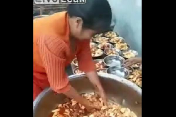 SERVIRAJU HRANU RUKAMA, GAZE PO NJOJ, MELJU ŽIVE ŽIVOTINJE: Ovo su najužasniji snimci iz KINE (VIDEO)