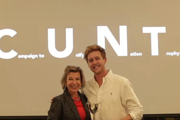 PREVARA VEKA: Jutjuber uspeo da ubedi DESNIČARKU da je dobila prestižnu nagradu, a sve je bila LAŽ (VIDEO)