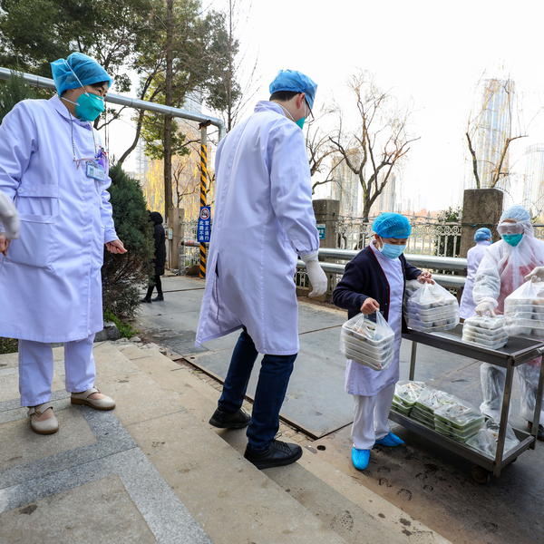 NAJSMRTONOSNIJI DAN OD POJAVE KORONAVIRUSA: Zaražena i jednomesečna beba