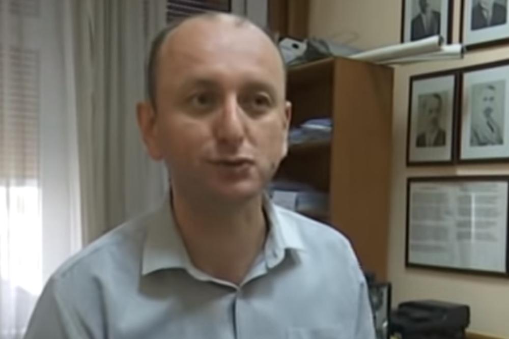 UPERILI SU CEVI U MAJKU KOJA IMA 69 GODINA! Slomili su SLIKU MOG OCA! Knežević o UPADU POLICIJE (VIDEO)