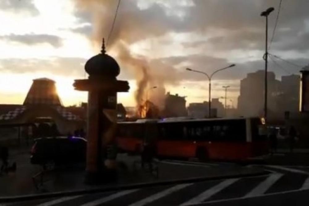 ZELENI VENAC U DIMU I PLAMENU: Krenulo je iz PIJACE (VIDEO)