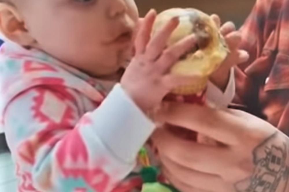 BEBA JE PRVI PUT PROBALA SLADOLED: Pogledajte ovu ludačku REAKCIJU! (VIDEO)