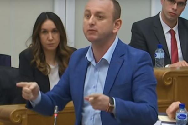 BRAT MILANA KNEŽEVIĆA JE PRAVI SRPSKI HEROJ: Vraćam se, neka me HAPSE Milovi FANTOMI!