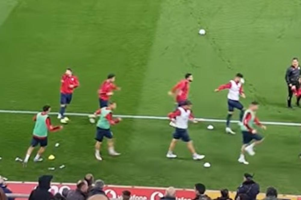 GEJT 7 UZVRATIO UDARAC: Jedan navijač Olimpijakosa se maskirao u gazdu PAOK-a, a zatim je nastao haos!