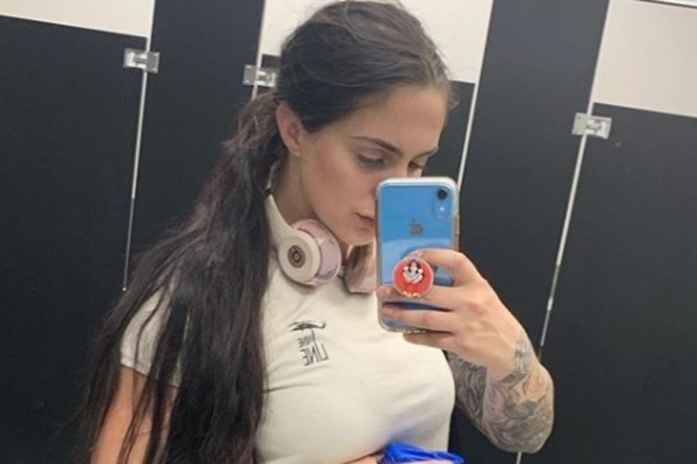 OTPUSTILI DEVOJKU VATROGASCA JER SU JOJ FOTKE PREVIŠE VRUĆE: Dobila otkaz zbog Instagrama, sad kreće u odmazdu!