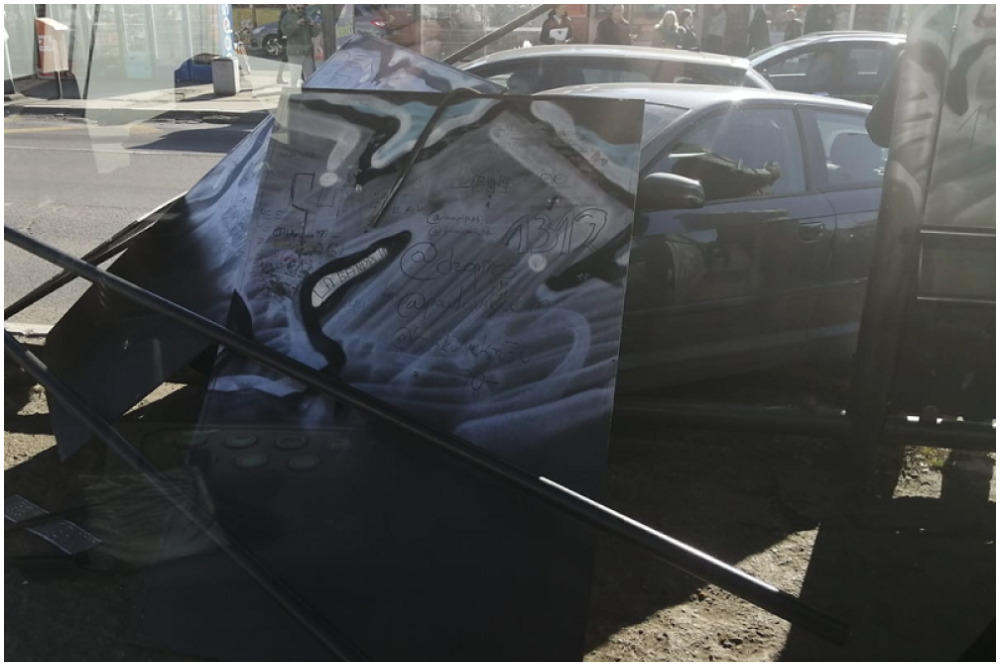 NESREĆA NA NOVOM BEOGRADU: Autobus iz ČISTA MIRA uleteo u AUTOBUSKO STAJALIŠTE, sve je ODLETELO u VAZDUH!