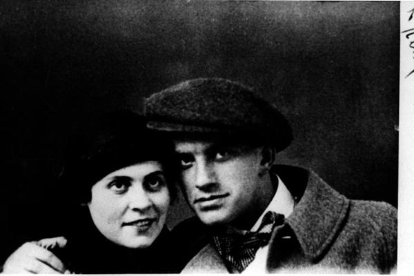 10 PORUKA VLADIMIRA MAJAKOVSKOG NIKAD NISU BILE AKTUELNIJE: Revolucija počinje kad...