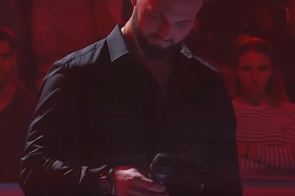 KAD JE JELENA UGLEDALA OVOG TAKMIČARA POČELA SE ZNOJITI! JEDVA GA U OČI GLEDALA: Povikala da je on PRAVI MUŽJAK!