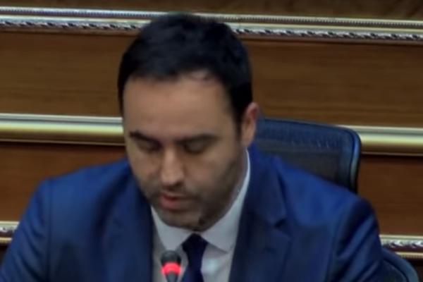 POSLANIK POKRETA SAMOOPREDELJENJE, GLAUK KONJUFCA PODNEO OSTAVKU!