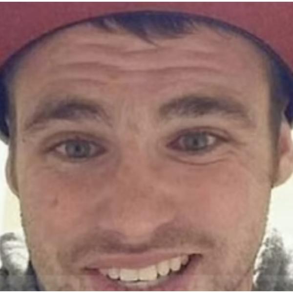 MLADIĆ ZARAŽEN KORONAVIRUSOM ODBIO ANTIBIOTIKE: Tvrdi da ima BOLJI LEK za smrtonosnu zarazu!