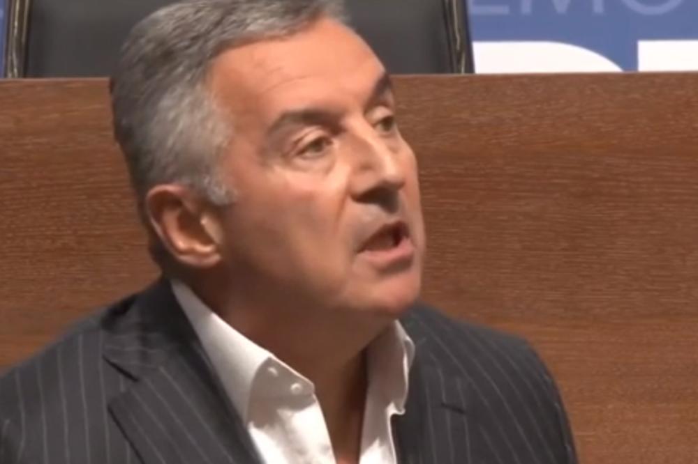 DPS NE ZNA GDE BIJE: Milo članovima stranke ZABRANIO učešće na litijama, pa doneo ZBUNJUJUĆU ODLUKU