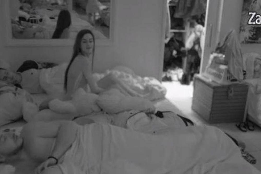 PRIZNALA DA JOJ SE SVIĐA MARKO PA ODMAH PREŠLA U AKCIJU! ZADRUGARKA MU USKOČILA U KREVET: Ni Luna, ni Iva, već ONA!