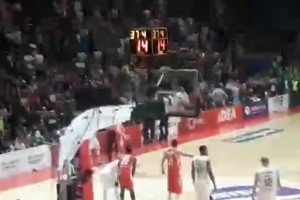 FRKA U PIONIRU: Neša Ilić morao da uleti kod navijača da reši situaciju!
