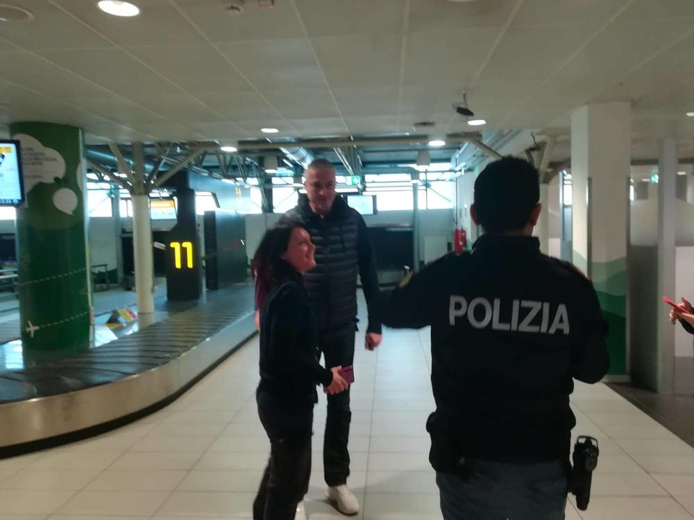 I ova radnica na aerodromu je poželela da se slika sa Danilovićem