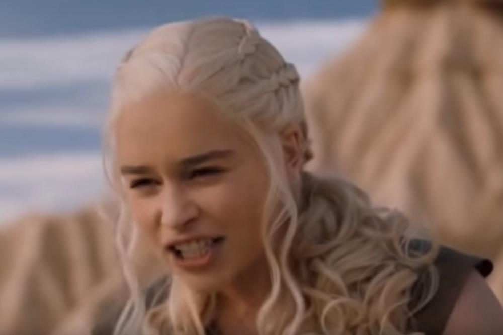 DENERIS TARGARIJAN PSUJE NA SRPSKOM JEZIKU! Snimak koji je ZAPALIO društvene mreže (VIDEO)