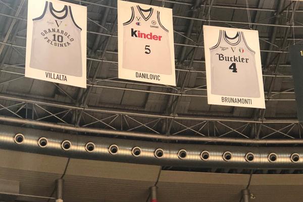 JEDAN SRBIN JE ISPRED SVIH! Veličanstvene scene iz Virtusove dvorane zbog kojih će Grobari biti preponosni!