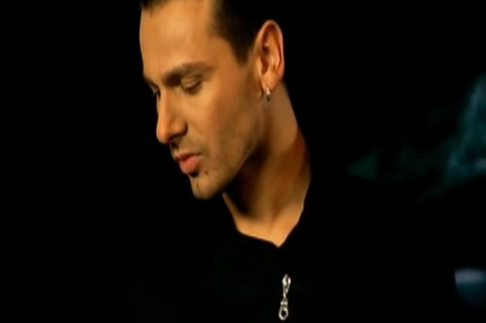 NAŠ POZNATI PEVAČ DOBIO KORONU, PA MU SE STANJE NAGLO POGORŠALO! Više ne može da DIŠE, mnogo je LOŠE!