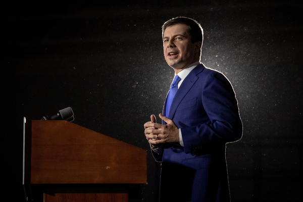 NEOČEKIVANI POBEDNIK IZBORA U AJOVI: Ovaj gej političar ima najviše demokratskih glasova!